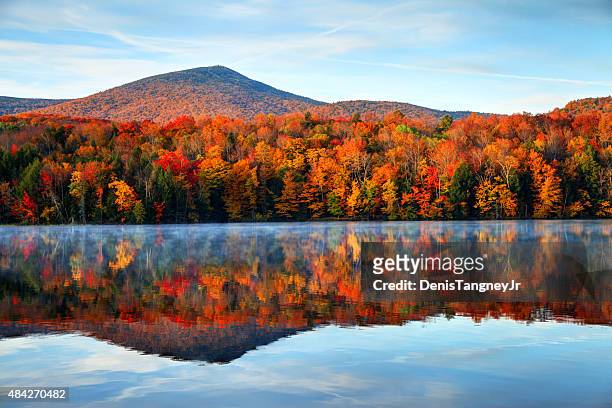 herbst in vermont - autumn landscape stock-fotos und bilder