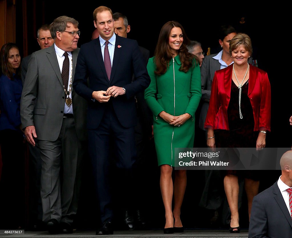 The Duke And Duchess Of Cambridge Tour Australia And New Zealand - Day 6