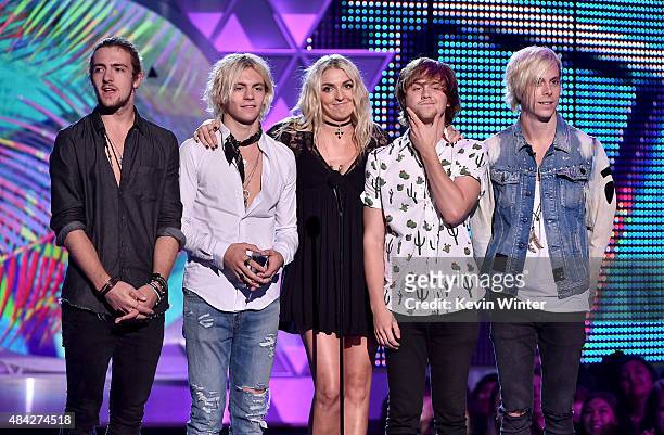 Musicians Rocky Lynch, Ross Lynch, Rydel Lynch, Ellington Ratliff and Riker Lynch of R5 speak onstage during the Teen Choice Awards 2015 at the USC...