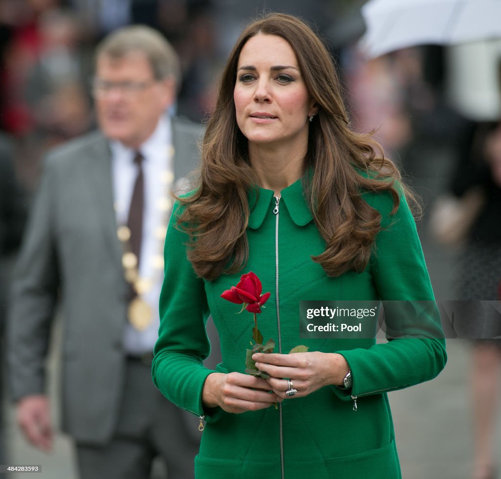 The Duke And Duchess Of Cambridge Tour Australia And New Zealand - Day 6