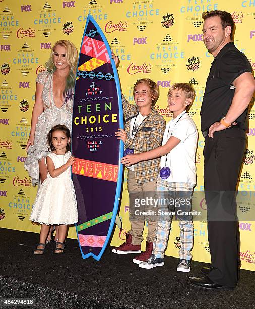 Britney Spears poses with Maddie Briann Aldridge, Sean Preston Federline, and Jayden James Federline poses in the press room at the Teen Choice...