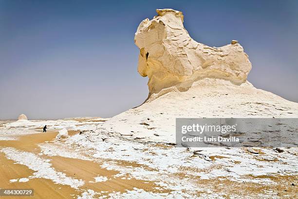 white desert. egypt - white desert stock pictures, royalty-free photos & images