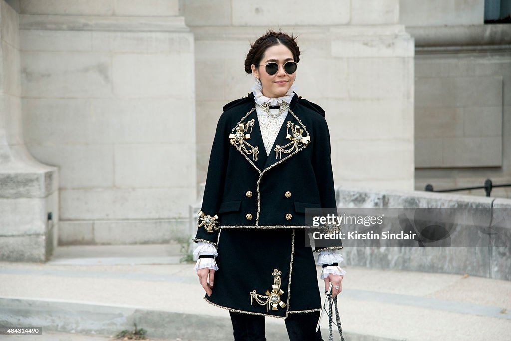 Street Style - Paris Fashion Week : Haute Couture Fall/Winter 2015/2016 : Day Three