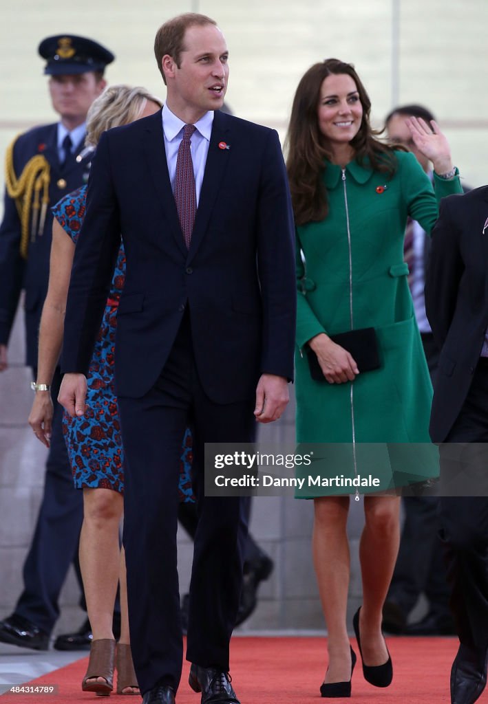 The Duke And Duchess Of Cambridge Tour Australia And New Zealand - Day 6