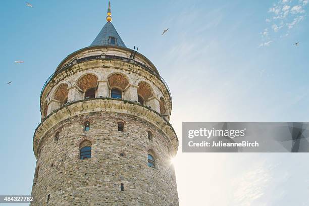 galataturm in istanbul - galata tower stock-fotos und bilder