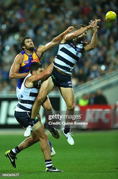 Jared Rivers of the Cats attempts to mark infront of Josh Kennedy of the Eagles during the round four AFL match between the Geelong Cats and the West...