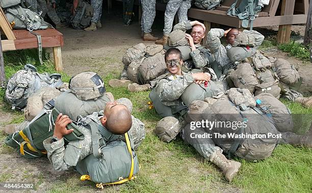 Us Army Airborne Ranger Photos and Premium High Res Pictures - Getty Images