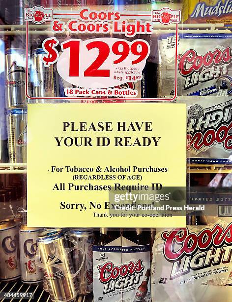 Local Convenience Sign 288 Convenience Store Signs Stock Photos, High-Res Pictures, and Images ...