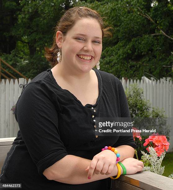 Gordon Chibroski/Staff Photographer. June 14, 2007 portrait of Lindsay Ryan for grad profiles. Portrait at her house on back deck where she lives...