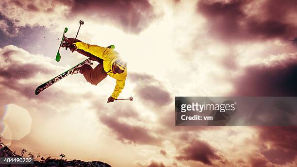 free style skiing - freestyle skiing stock pictures, royalty-free photos & images