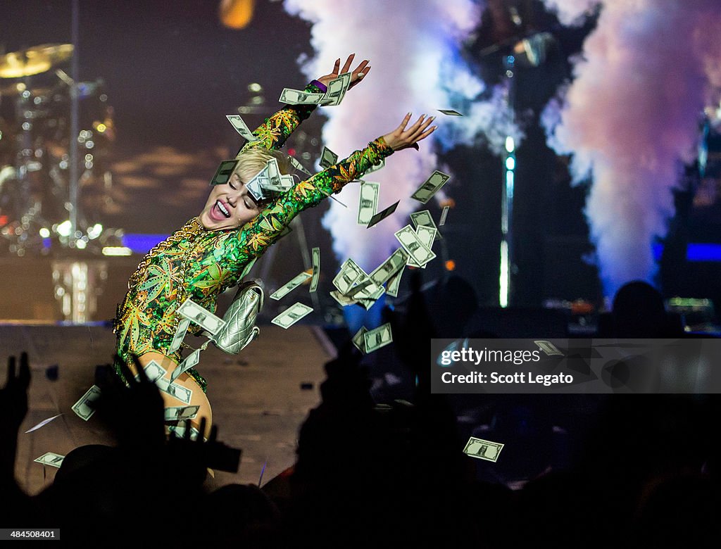 Miley Cyrus In Concert - Auburn Hills, MI