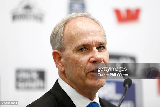 Auckland Mayor Len Brown gives a thumbs up during a NRL Nines press conference at Dick Smith Manukau on August 20, 2015 in Auckland, New Zealand.