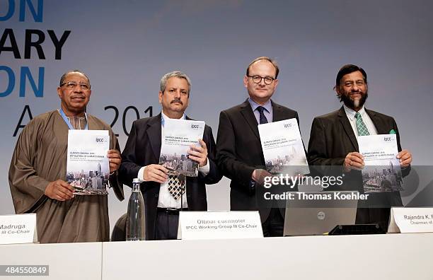 Rajendra Pachauri , Chairman of the IPCC, and IPCC WG III Co-Chairs Ottmar Edenhofer, Ramon Pichs-Madruga and Youba Sokona, with the Working Group...