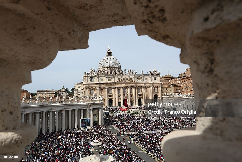Pope Leads Palm Sunday Mass at St. Peter's Square