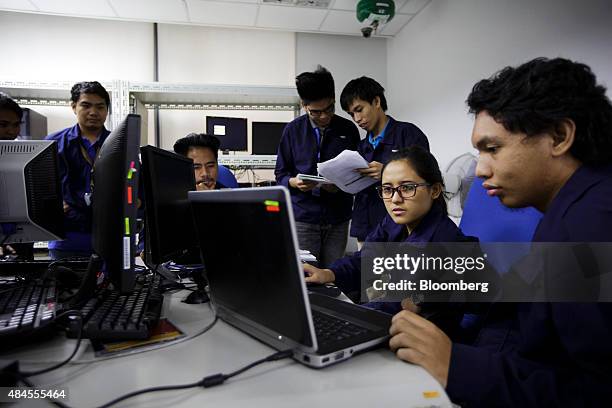 Computer Hourphilippines 48 Cebu It Park Stock Photos, High-Res Pictures, and Images - Getty Images