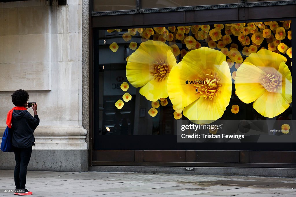 Apple Watch Window Display At Selfridges London