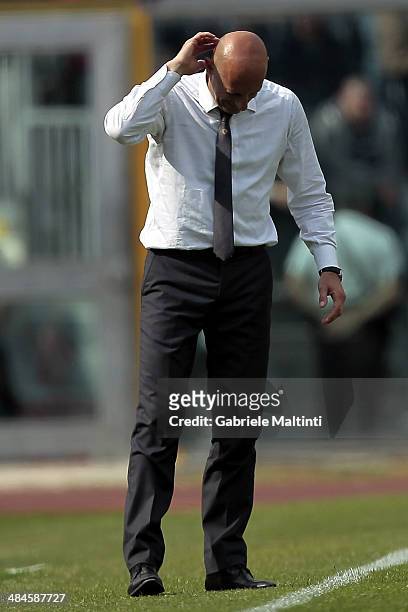 Domenico Di Carlo of AS Livorno Calcio shows his dejection during the Serie A match between AS Livorno Calcio and AC Chievo Verona at Stadio Armando...