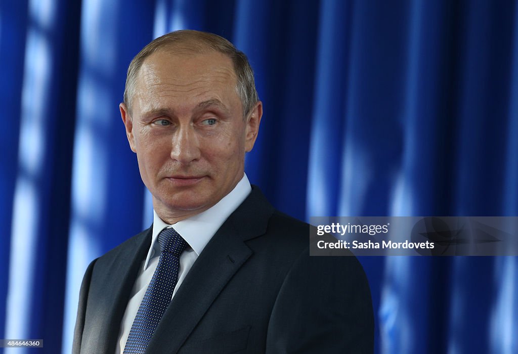 Russia :Russian President Vladimir Putin visits Oil Terminal Shehskharis of Transneft