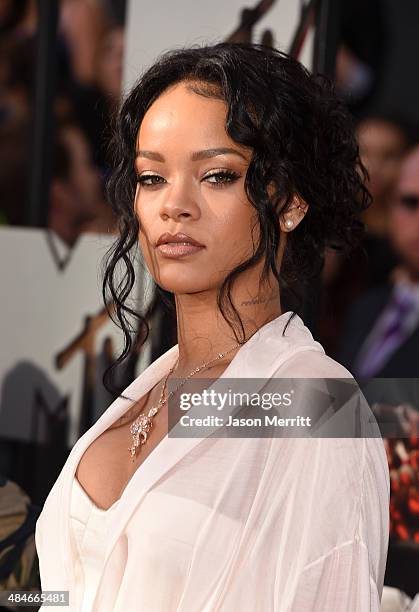 Recording artist Rihanna attends the 2014 MTV Movie Awards at Nokia Theatre L.A. Live on April 13, 2014 in Los Angeles, California.