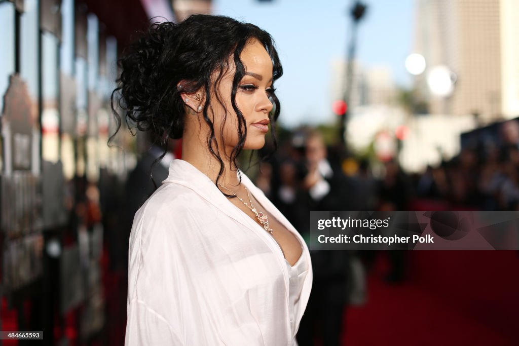 2014 MTV Movie Awards - Red Carpet