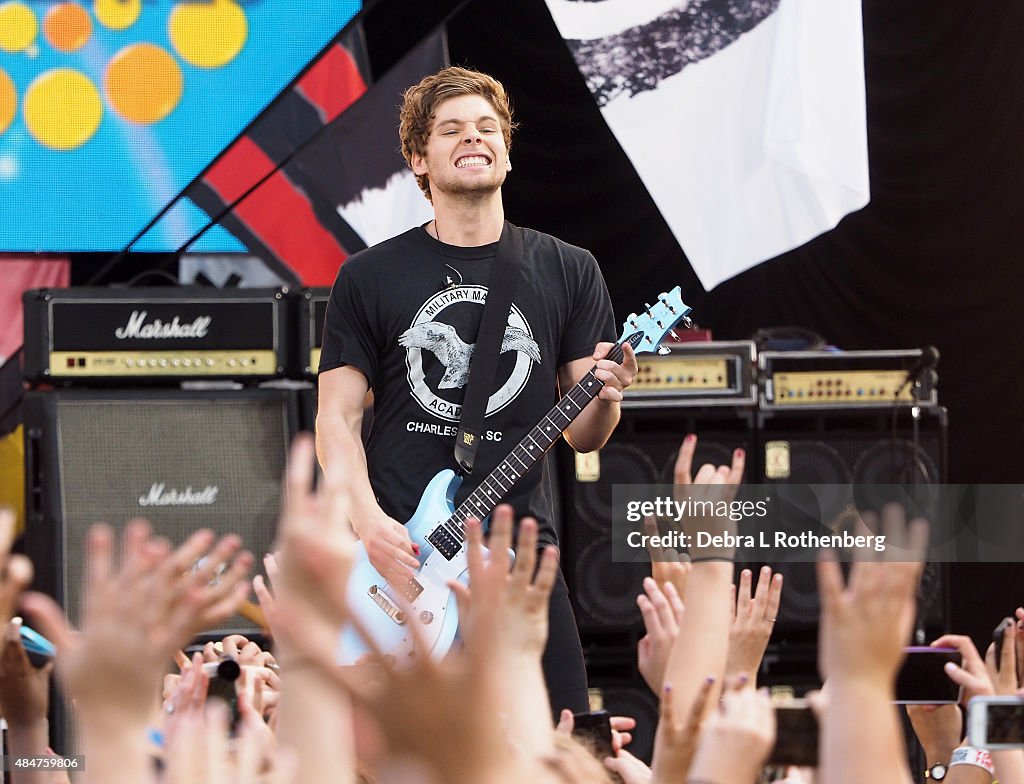 5 Seconds Of Summer Perform On ABC's "Good Morning America"