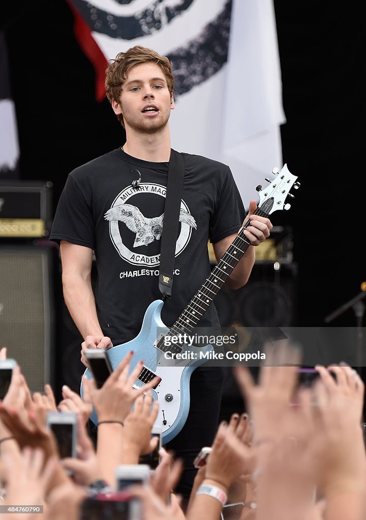 5 Seconds Of Summer Perform On ABC's "Good Morning America"