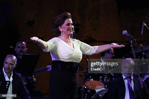 Mayada Singer 15 Mayada Al Hinnawi Stock Photos, High-Res Pictures, and Images ...