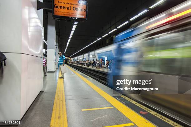 inside the metrò - underground station platform stock pictures, royalty-free photos & images
