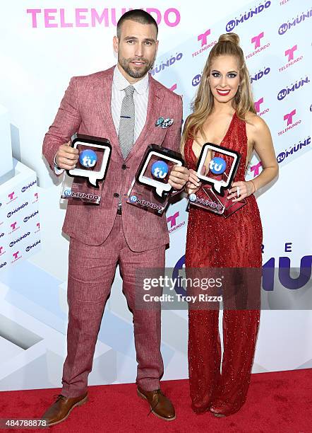 Rafael Amaya and Carmen Aub attend Telemundo's 'Premios Tu Mundo Awards' 2015 at American Airlines Arena on August 20, 2015 in Miami, Florida.