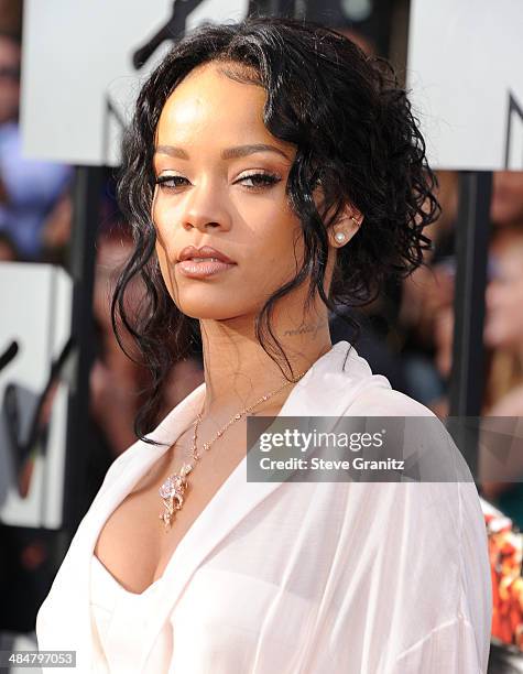 498 Rihanna 2014 Mtv Movie Awards Stock Photos High Res Pictures And 498-rihanna-2014-mtv-movie-awards-stock-photos-high-res-pictures-and