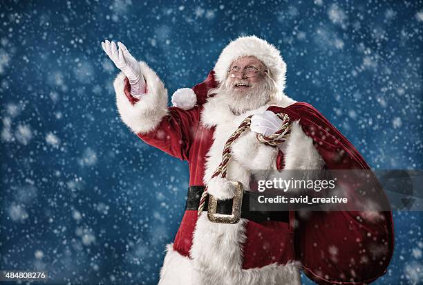 True Santa 5,004 Real Photos Of Santa Claus Stock Photos, High-Res Pictures, and ...