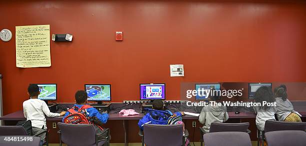 Community Computer Center Parkside Community College Photos and Premium High Res Pictures - Getty ...