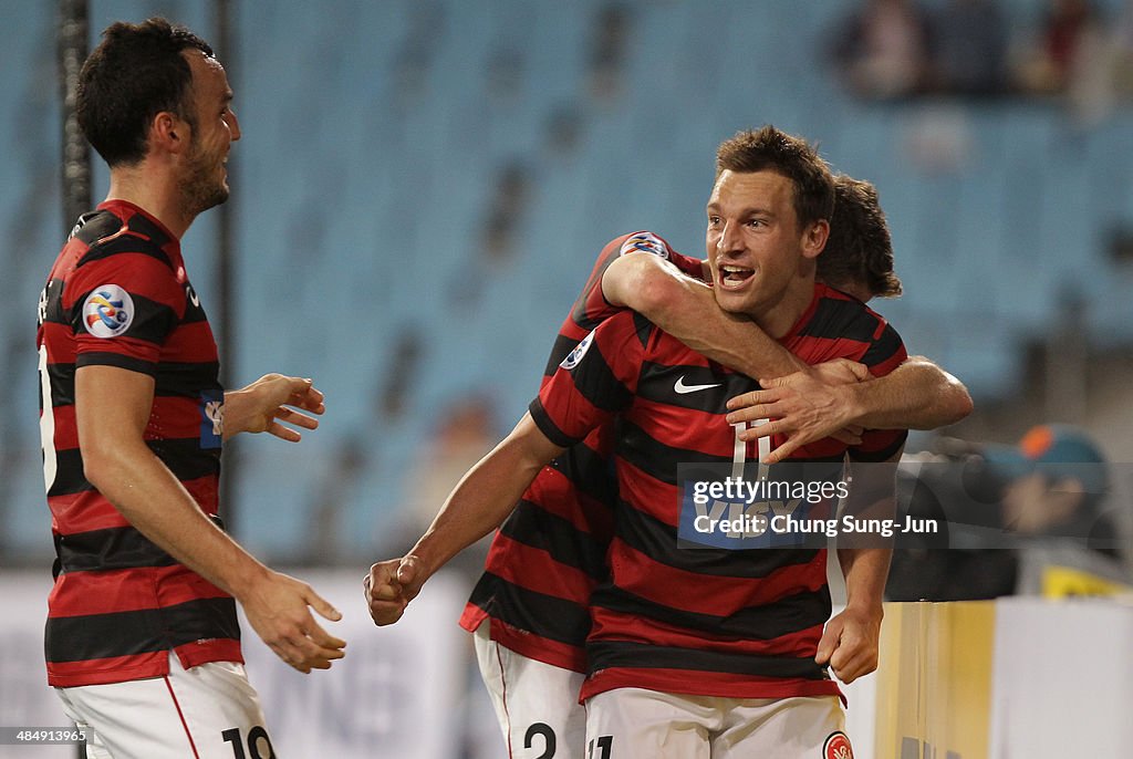 Ulsan Hyundai v Western Sydney - AFC Champions League Group H