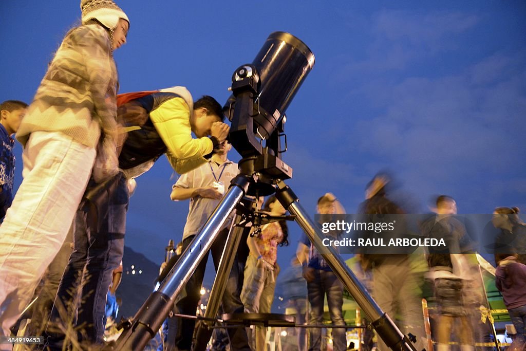 COLOMBIA-SPACE-ASTRONOMY-LUNAR-ECLIPSE