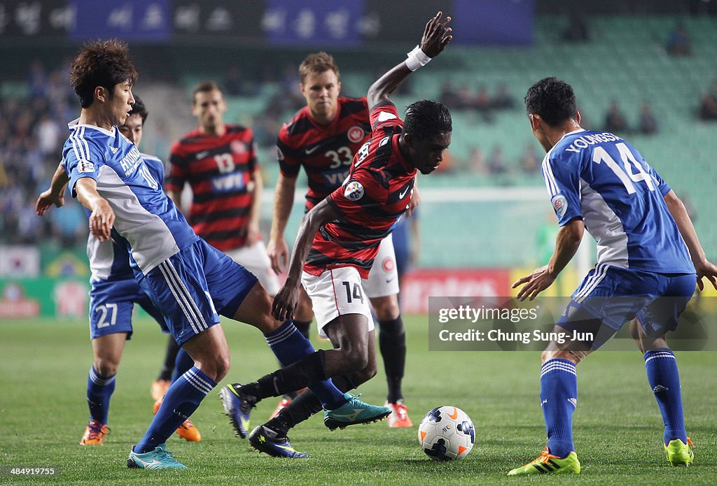 Ulsan Hyundai v Western Sydney - AFC Champions League Group H