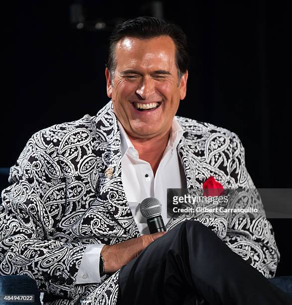 Actor Bruce Campbell attends Wizard World Comic Con Chicago 2015 - Day 3 at Donald E. Stephens Convention Center on August 22, 2015 in Chicago,...