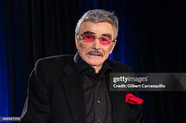 Hollywood Icon/actor Burt Reynolds on stage during Wizard World Comic Con Chicago 2015 - Day 3 at Donald E. Stephens Convention Center on August 22,...