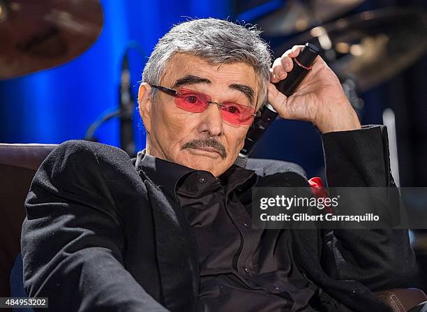 Hollywood Icon/actor Burt Reynolds on stage during Wizard World Comic Con Chicago 2015 - Day 3 at Donald E. Stephens Convention Center on August 22,...