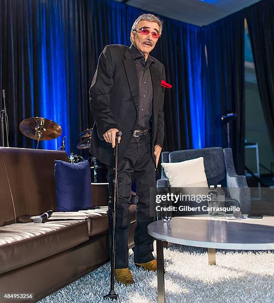 Hollywood Icon/actor Burt Reynolds on stage during Wizard World Comic Con Chicago 2015 - Day 3 at Donald E. Stephens Convention Center on August 22,...