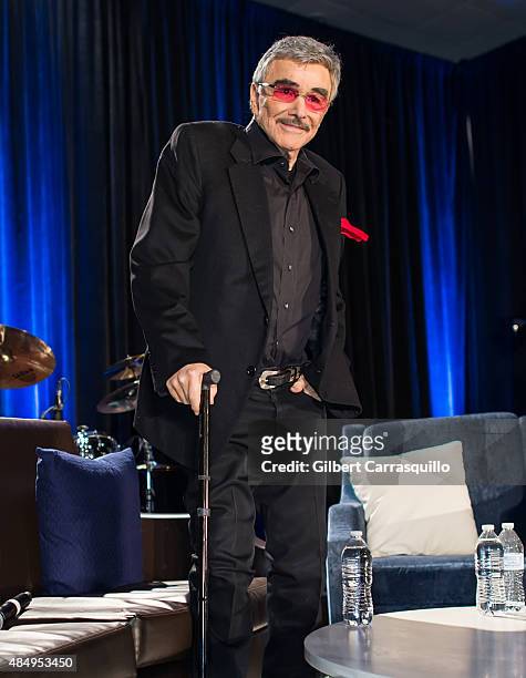 Hollywood Icon/actor Burt Reynolds on stage during Wizard World Comic Con Chicago 2015 - Day 3 at Donald E. Stephens Convention Center on August 22,...