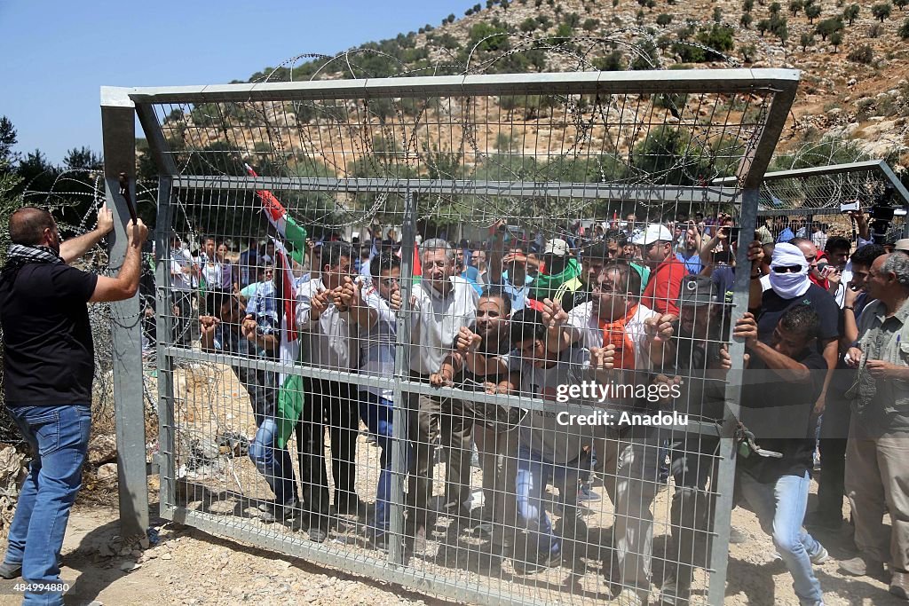 Palestinians protest separation wall in Bethlehem, West Bank