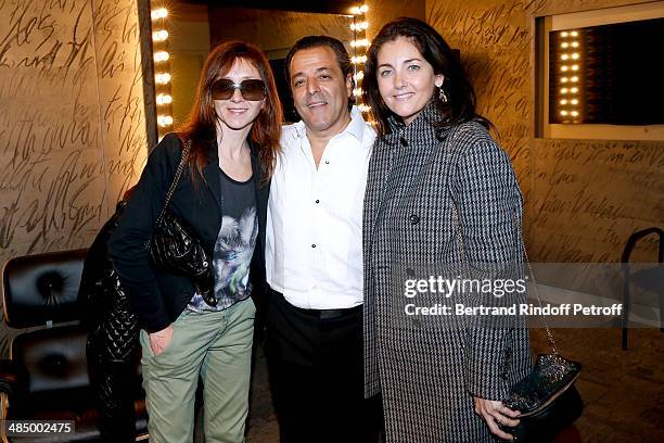 Actress Sylvie Testud, Chico and actress Cristiana Reali pose backstage after the Concert of 'Chico & The Gypsies' with 50 gypsy guitars at L'Olympia...