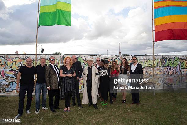 Robin Ware Photos and Premium High Res Pictures - Getty Images