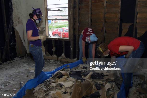 new orleans hurricane katrina recovery, march, 2006 - hurricane recovery stock pictures, royalty-free photos & images