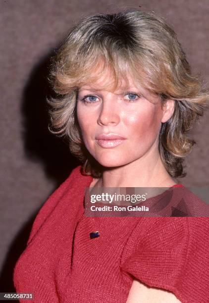 Kim Basinger 1983 Photos and Premium High Res Pictures - Getty Images