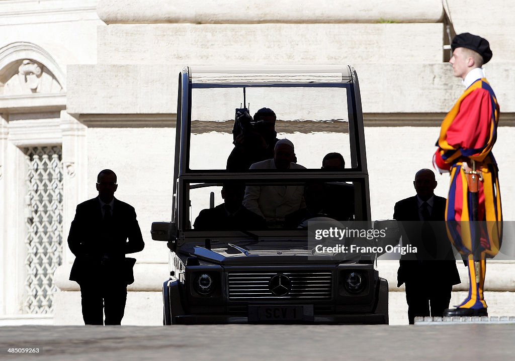 Pope Francis Holds His Weekly Audience