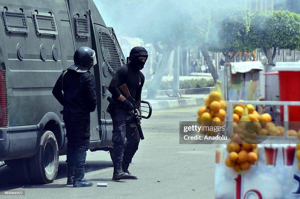 Al-Azhar students stage anti-coup rally in Cairo