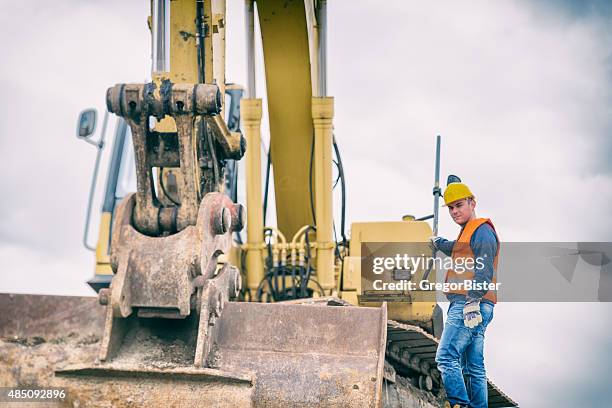 Digging Machine Operator Excavator Operator Photos and Premium High Res Pictures - Getty Images