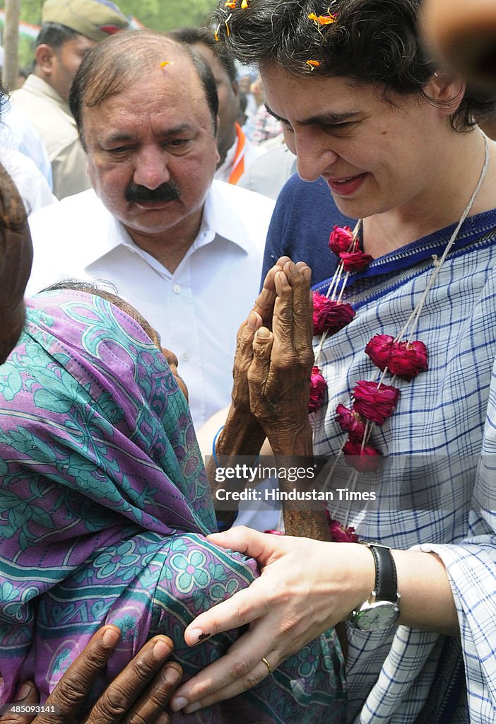 Priyanka Gandhi Campaigns For Her Mother Sonia Gandhi In Raebareli