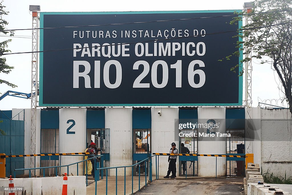 Workers Building Rio's Olympic Park Continue Strike